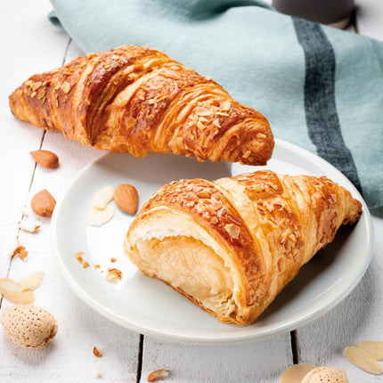 French croissants with almond filling – 85 g