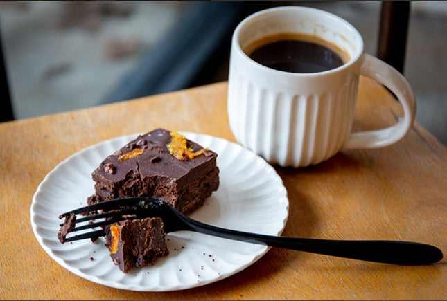 Vegan cake with chocolate, orange and white summer truffle – 77 g