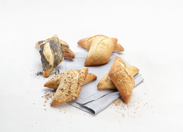 White bread with poppy seeds - diamond