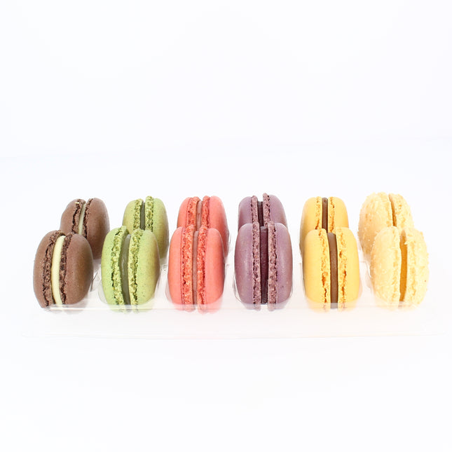 French macaron mix gourmet - 12 pcs. (blackcurrant, lime, mint chocolate, coconut, strawberry, chocolate with tangerine)